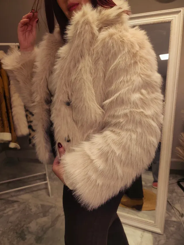 Abrigo de pelo crema