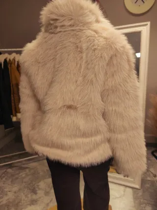 Abrigo de pelo crema