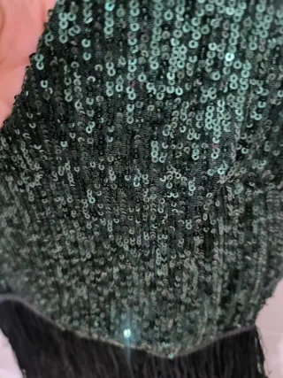 Vestido fiesta lentejuelas verdes y flecos