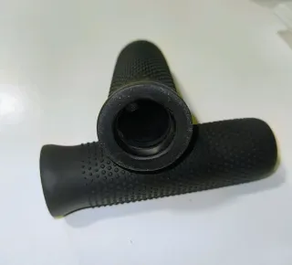 Puños patinete con estría interna