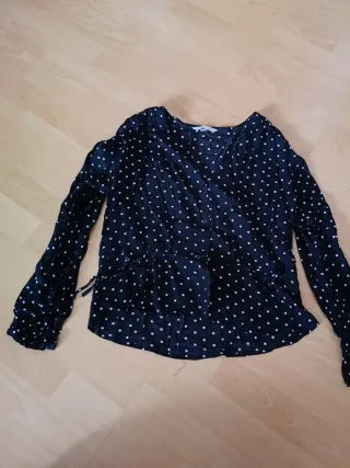 Camiseta lunares negra y blanca