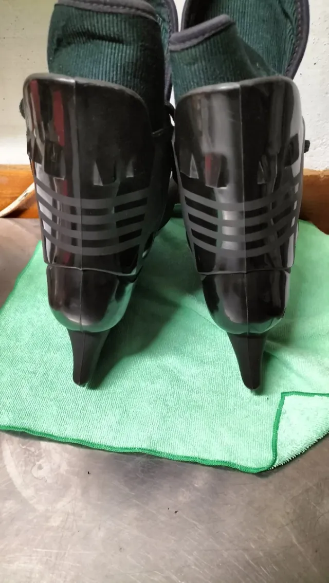 Patines Hockey Hielo marca Salvo