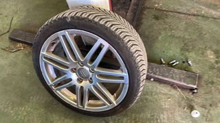 Llanta 18 Audi con neumático. Solo tengo 2