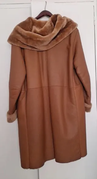 Abrigo de cuero camel reversible