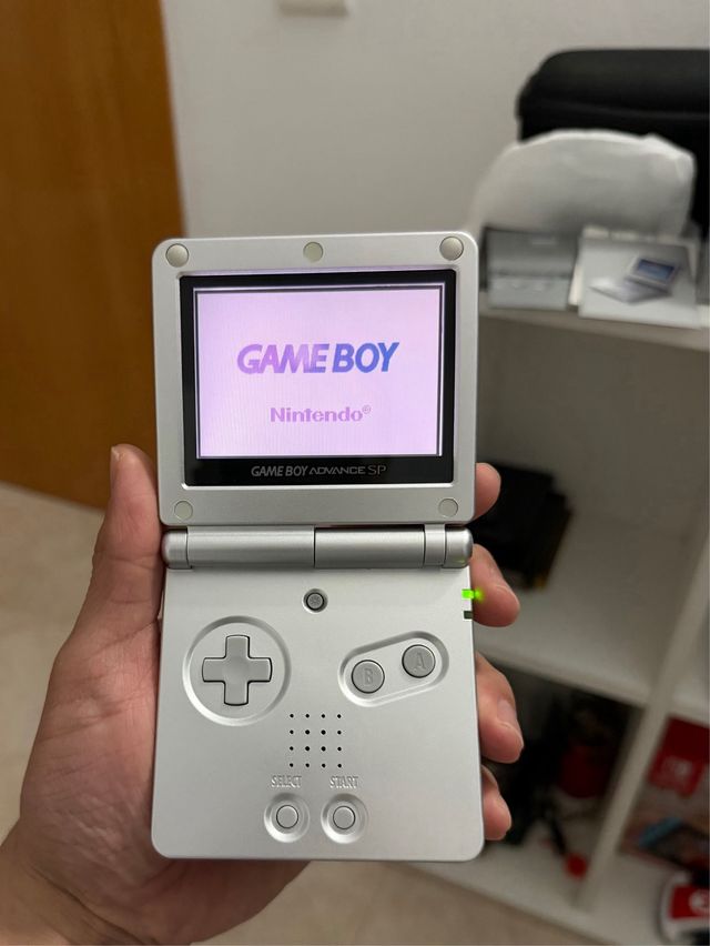 Nintendo Game Boy Advance SP Argento