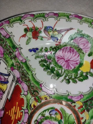 Platos de porcelana decorativos