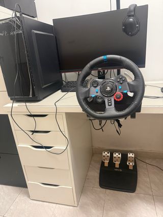 Volante Logitech G29 con Pedales