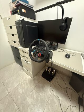 Volante Logitech G29 con Pedales