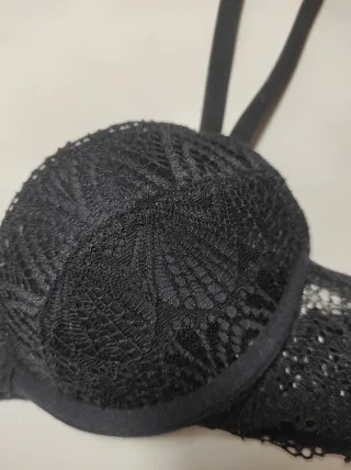 Sujetador push up negro con encaje
