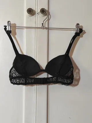 Sujetador push up negro con encaje