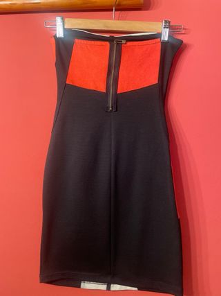 Vestido ajustado naranja y negro