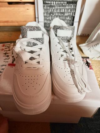 Sneakers bianche con glitter