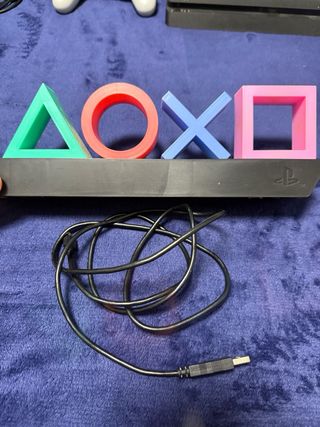 PS4 (PlayStation 4) + 3 Juegos