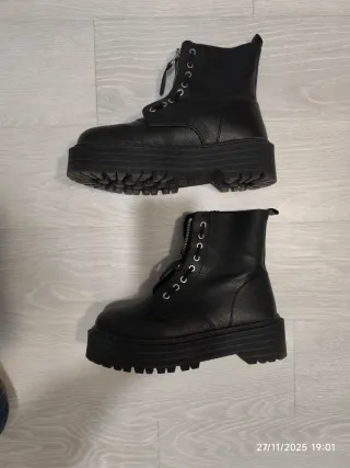 Botas Pull&Bear negras con cremallera