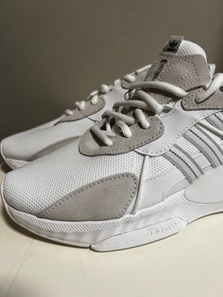 Adidas Hi-Tail Zapatillas Grises y Blancas
