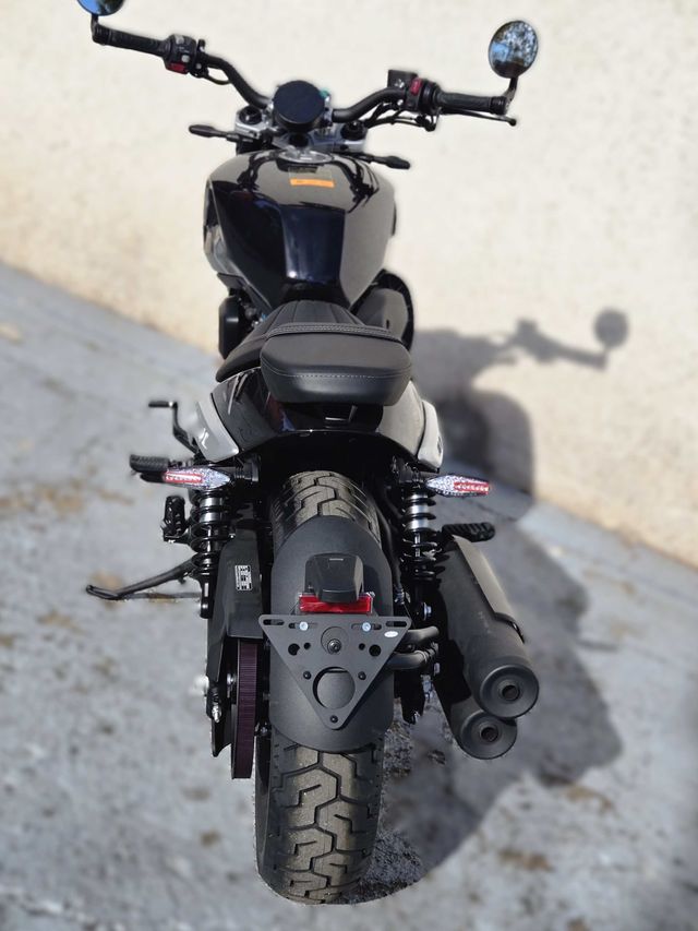 Benelli Leoncino Bobber 400