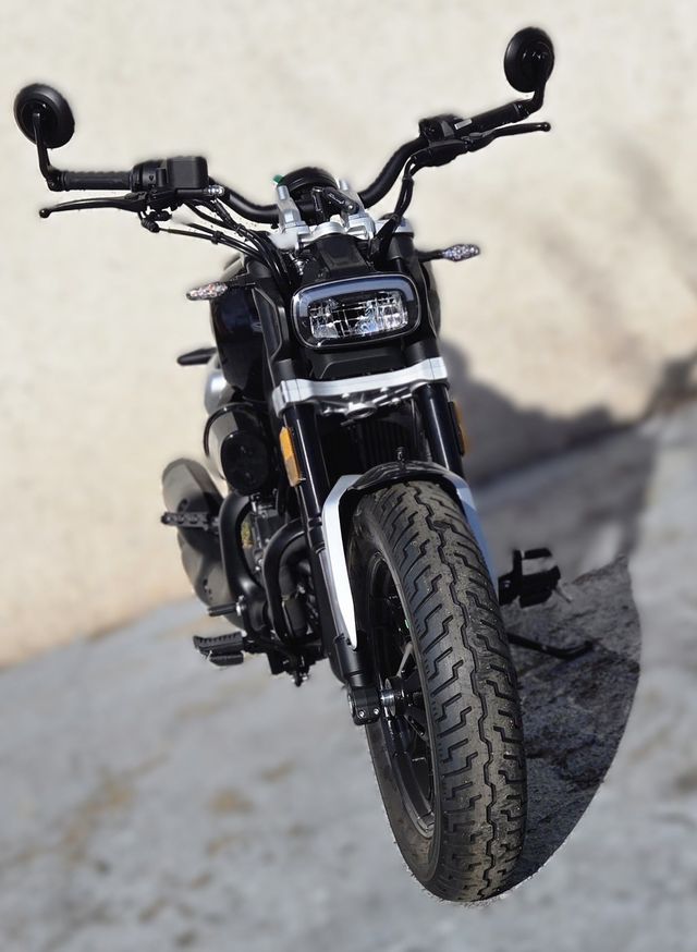 Benelli Leoncino Bobber 400