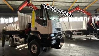 Camión Pluma Iveco 4x4 Seminuevo