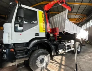 Camión Pluma Iveco 4x4 Seminuevo