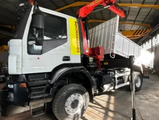 Camión Pluma Iveco 4x4 Seminuevo