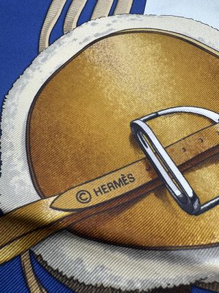 Pañuelo Hermès Seda Azul y Dorado