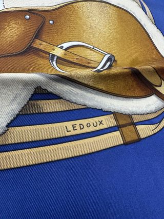 Pañuelo Hermès Seda Azul y Dorado