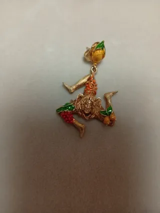 Orecchino Isola Bella Trinacria Argento e oro