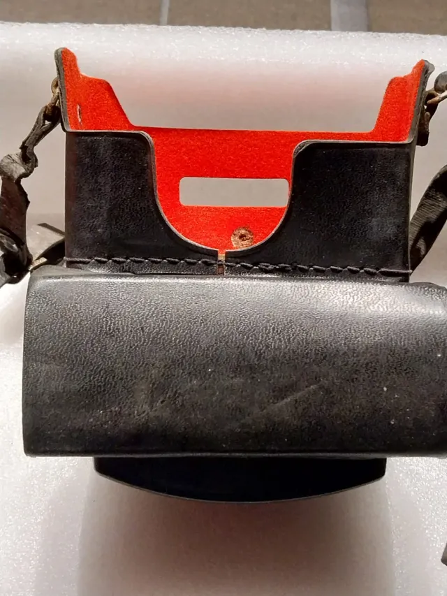 Câmera Kodak Instamatic 255X com capa