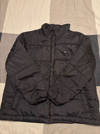 Chaqueta Adidas negra sin capucha