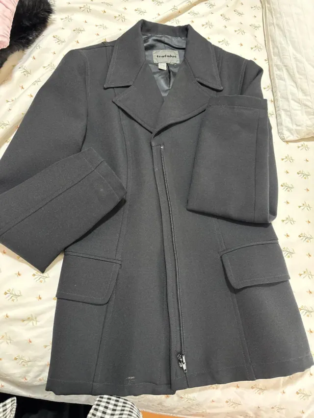 Chaqueta Trafaluc negra con cremallera