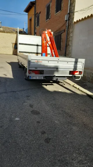 Camióncillo con grua