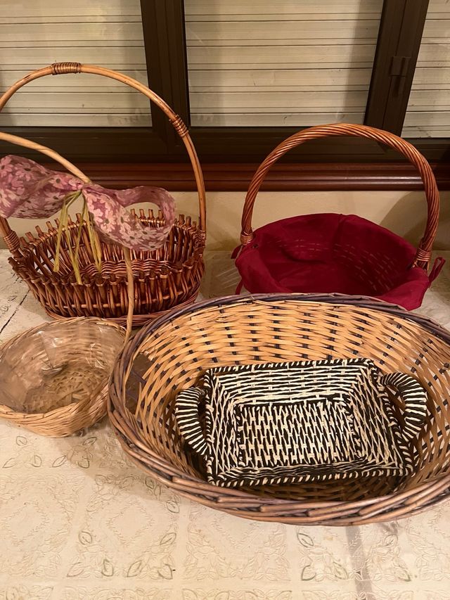 Título: Lote de cestas de mimbre vintage (5 unidad