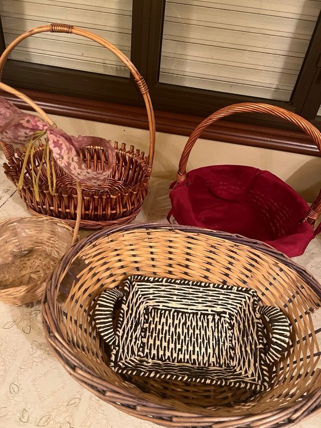Título: Lote de cestas de mimbre vintage (5 unidad