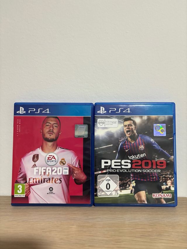 Pacchetto 2 Giochi PS4: FIFA 20 e PES 2019