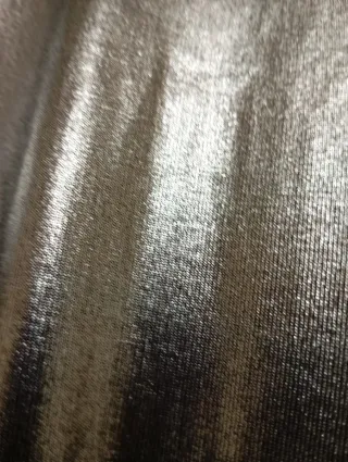 Mallas plateadas brillantes