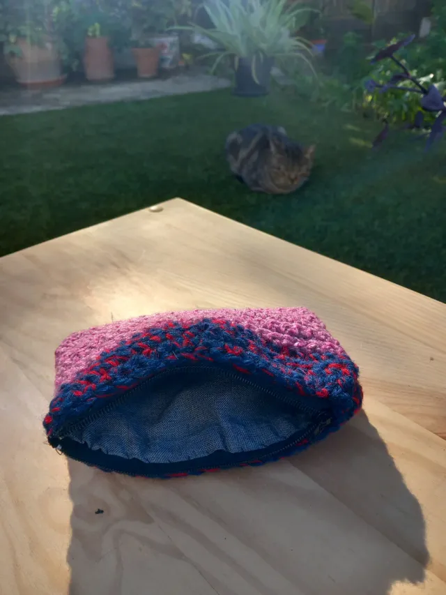 Bolsillo de ganchillo hecho a mano