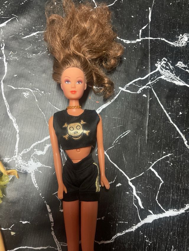 Lote di 3 bambole: Barbie, Trilli e Antonella