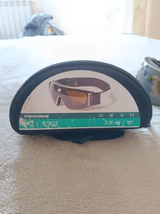 Gafas de esquí con funda para guardarlas. Decathlo