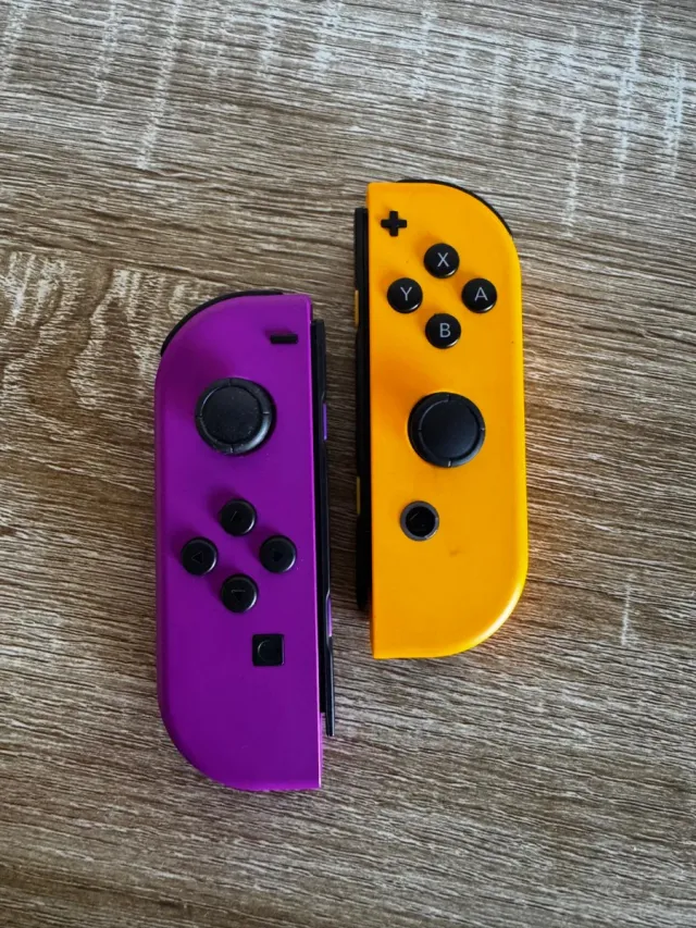Joycons Nintendo Switch Morado y Amarillo ORIGINAL