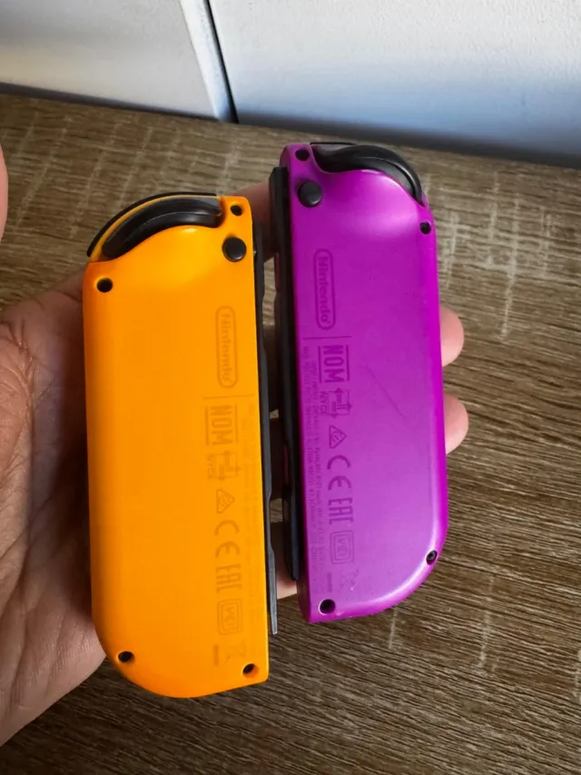 Joycons Nintendo Switch Morado y Amarillo ORIGINAL