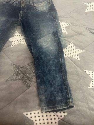 Pantalón tejano  Lois Talla 44 muy poco uso.