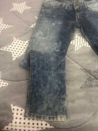 Pantalón tejano  Lois Talla 44 muy poco uso.
