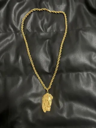 Cadena de oro 18k con colgante de Cristo