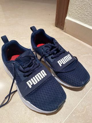 Zapatillas deportivas Puma azul y blanco