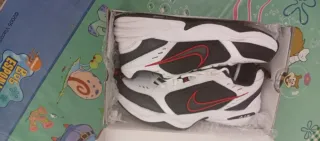 Zapatillas Nike Hombre Negras y Blancas