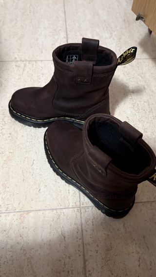 Bota Dr Martens Anistone Lo