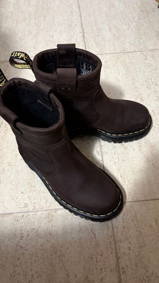 Bota Dr Martens Anistone Lo