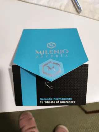 Aros de plata con esmeraldas