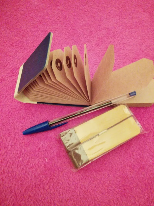 Quaderni con carta per etichette