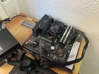 Board Gigabyte B460M + M.2 + i5 10500T